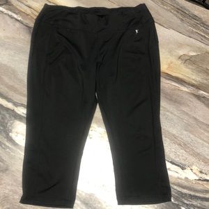 Danskin fitted capris. Large (12-14)